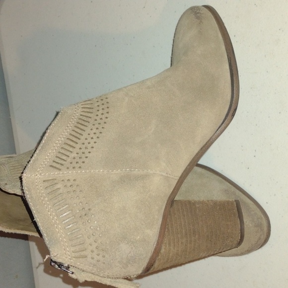 VINCE Camuto tan suede booties - Picture 11 of 12